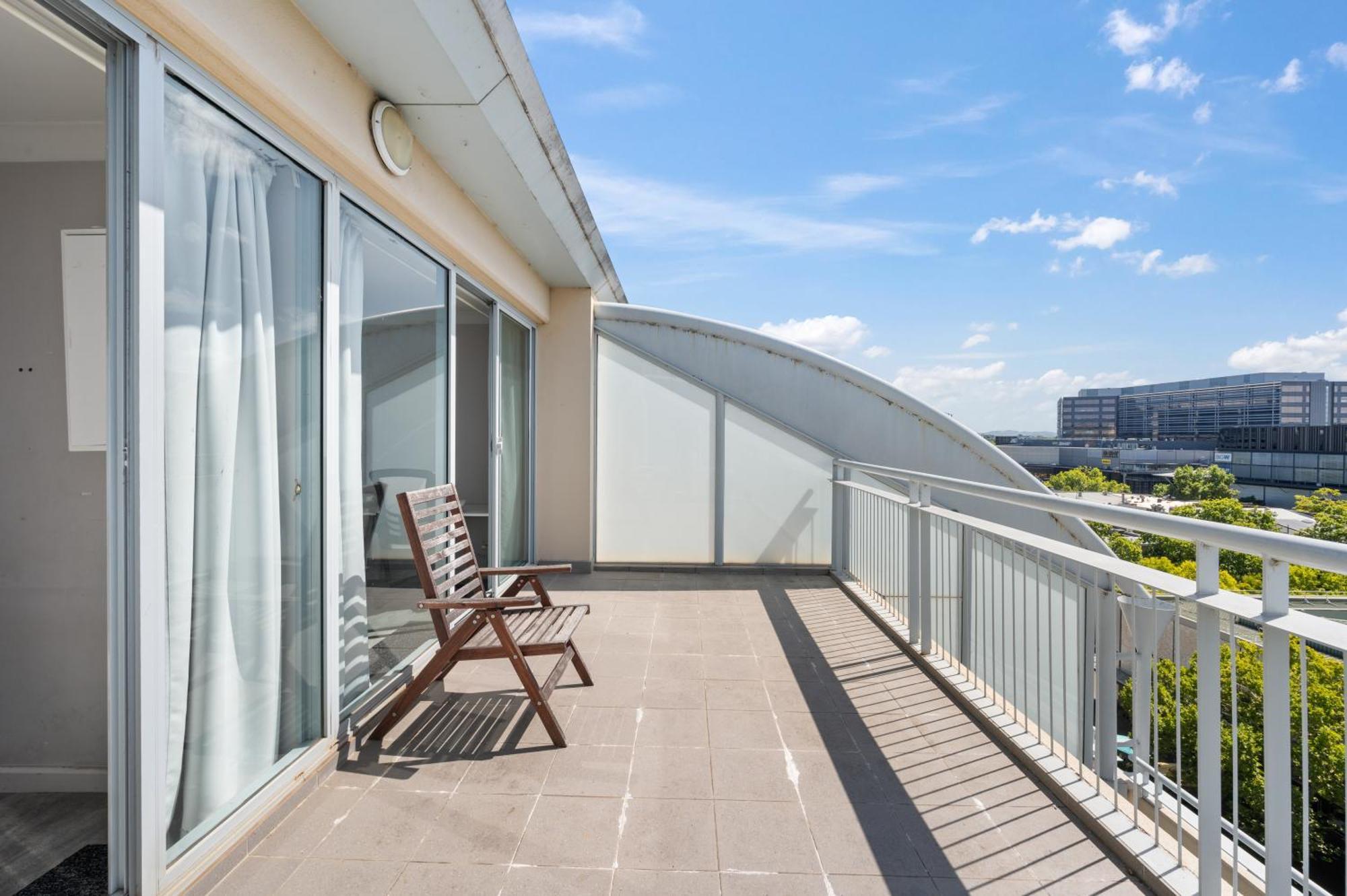 Dana-Private Room In A Shared Duplex Apartment -1 Canberra Exterior foto